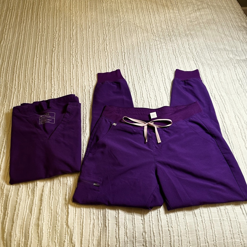 Gorgeous limited edition Figs set in ultra violet. M top, L/Tall bottoms PO#1651